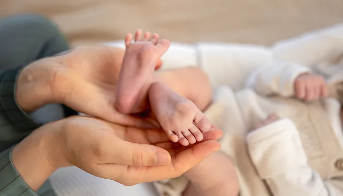 پاشویه کودک با آب نمک